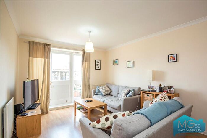 2 Bedroom Apartment To Rent In Park Road, Crouch End, London, N8