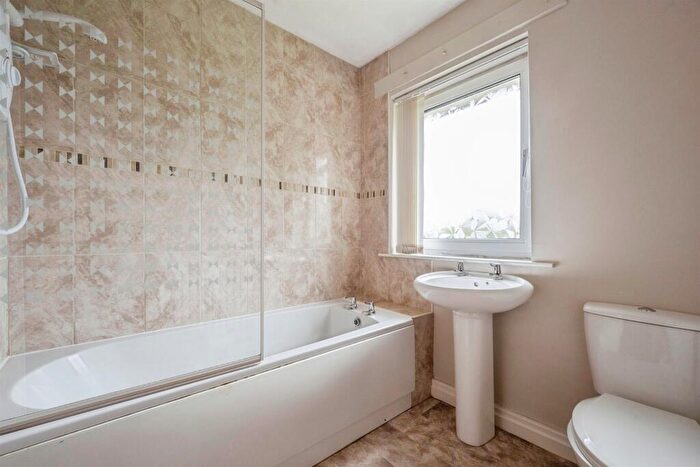 3 Bedroom Semi-Detached House For Sale In Bawtry Road, Hellaby, Rotherham, S66