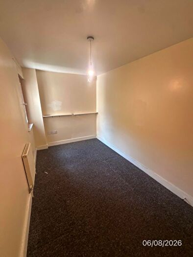 2 Bedroom Flat To Rent In Hainault Street, Ilford, IG1