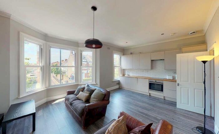 3 Bedroom Flat To Rent In Chamberlayne Road, London, NW10