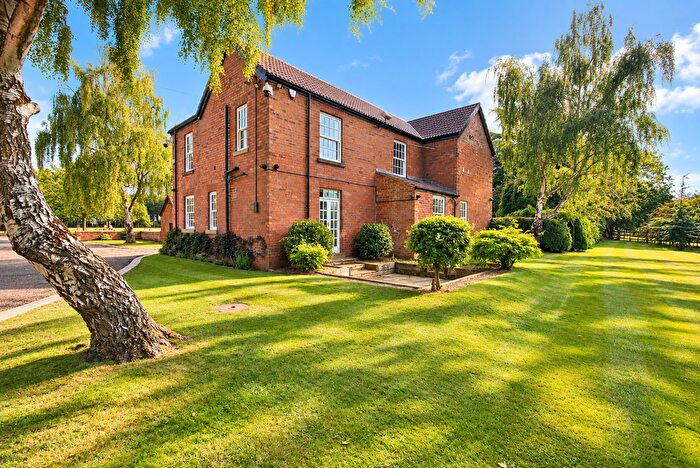 4 Bedroom Farmhouse To Rent In High Common Lane, Tickhill, Doncaster, DN11