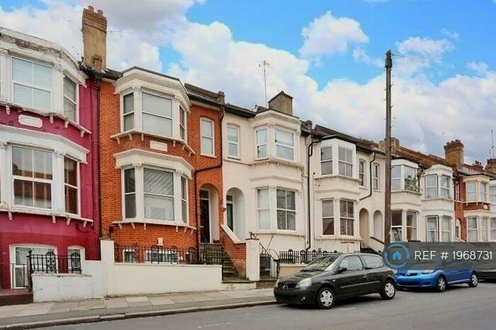 2 Bedroom Flat To Rent In Floyd&#;S Road Charlton, Greenwich, SE7