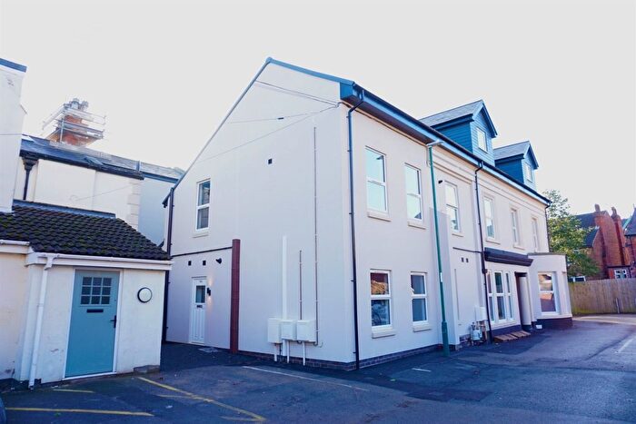 1 Bedroom Flat To Rent In Third Avenue, NG7