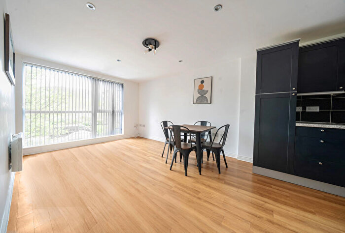 2 Bedroom Apartment For Sale In Paxton Drive, Bristol, BS3