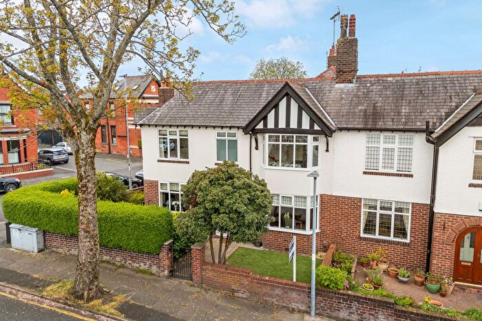 3 Bedroom Semi-Detached House For Sale In Trafalgar Road, Wigan, WN1