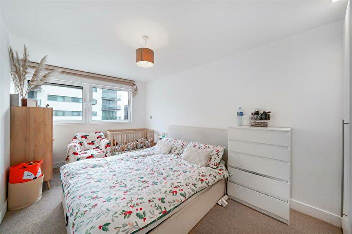 1 Bedroom Apartment For Sale In The Galley, Basin Approach, Gallions Reach, E16