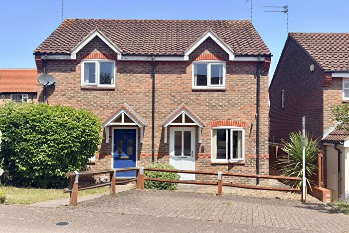 2 Bedroom House For Sale In Birtles Way, Acle, Norwich, NR13