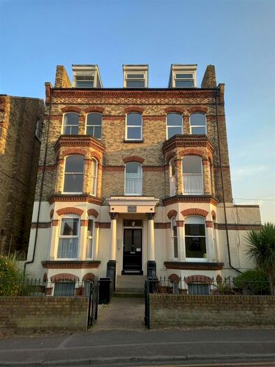 2 Bedroom Flat To Rent In Granville Road, Broadstairs, CT10