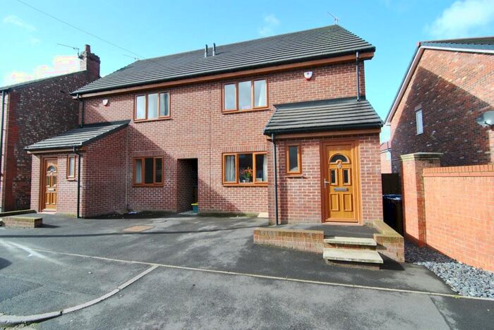 3 Bedroom Semi-Detached House To Rent In Egerton Road, Leyland, PR25
