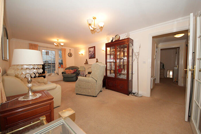 2 Bedroom Retirement Property For Sale In Green Lanes, N21