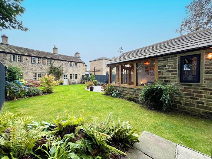 3 Bedroom Cottage For Sale In Phoenix Cottage, Lascelles Hall, HD5