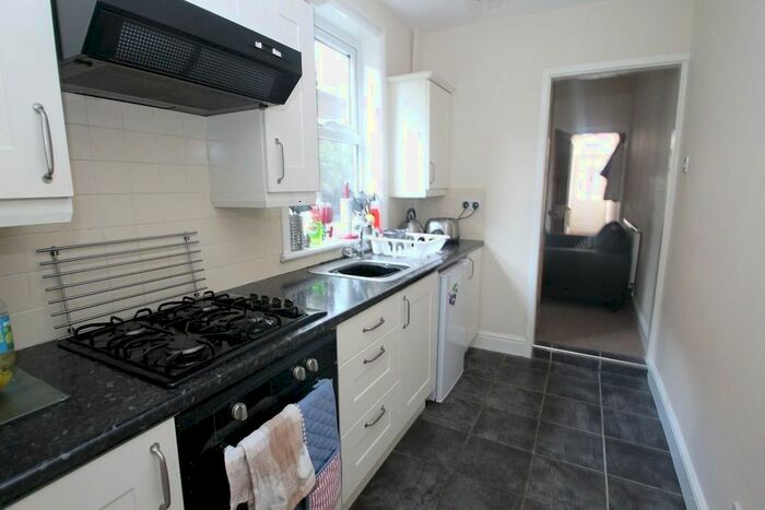 3 Bedroom Terraced House To Rent In Montague Road, Leicester, LE2
