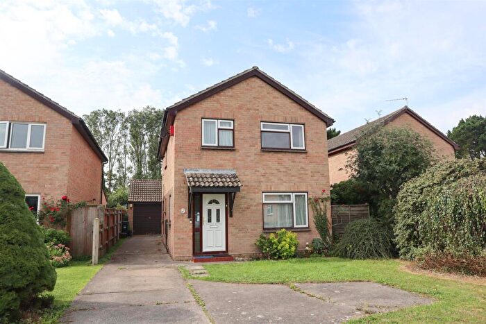 3 Bedroom House To Rent In Longacre, Clevedon, BS21