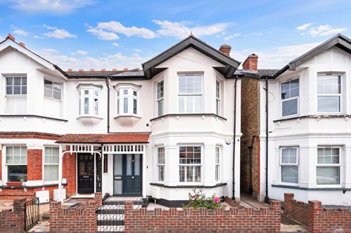 5 Bedroom Semi Detached House For Sale In St. James Avenue, Sutton, SM1