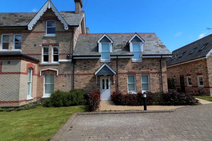 2 Bedroom Flat To Rent In Available August - Bedroom / Bathroom Apartment Cavendish Road - &#. Pcm, BH1