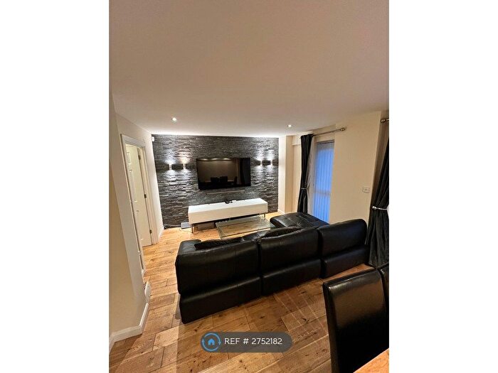 2 Bedroom Flat To Rent In Adrian House, London, E15