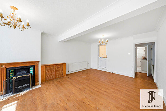 2 Bedroom Terraced House To Rent In Chelmsford Road, Southgate, London, N14