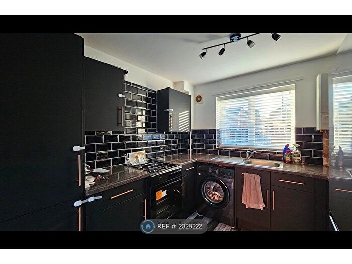 2 Bedroom Terraced House To Rent In Lopham Street, Sheffield, S3