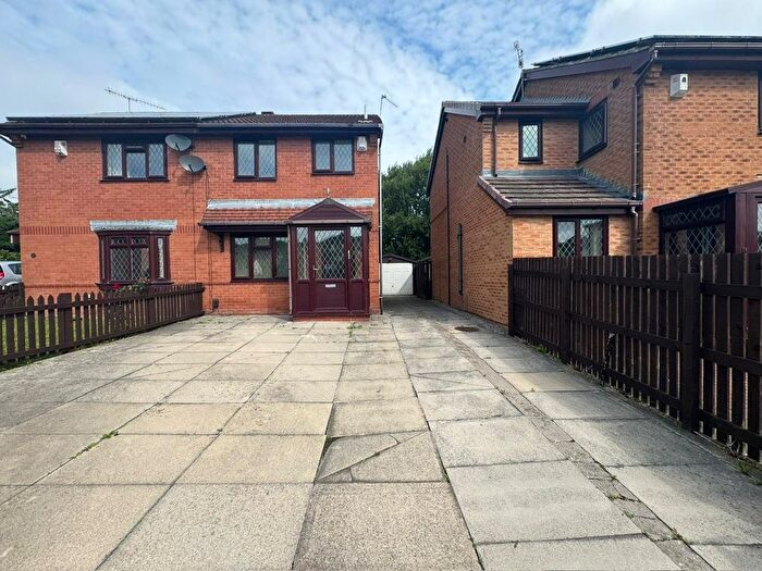 3 Bedroom Semi-Detached House To Rent In Penny Hill Drive, Clayton, Bradford, BD14