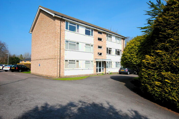 2 Bedroom Flat To Rent In Tupwood Lane, Caterham, CR3