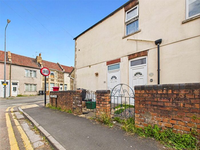 2 Bedroom Flat To Rent In Soundwell Road, Bristol, BS16