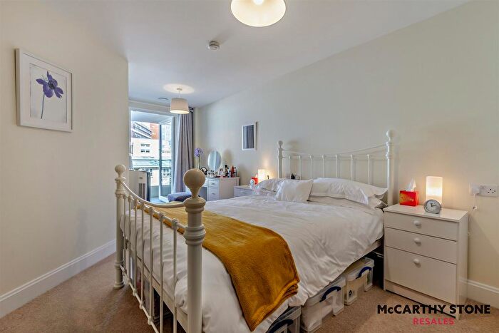 1 Bedroom Flat For Sale In Horizons, Churchfield Road, Poole, BH15