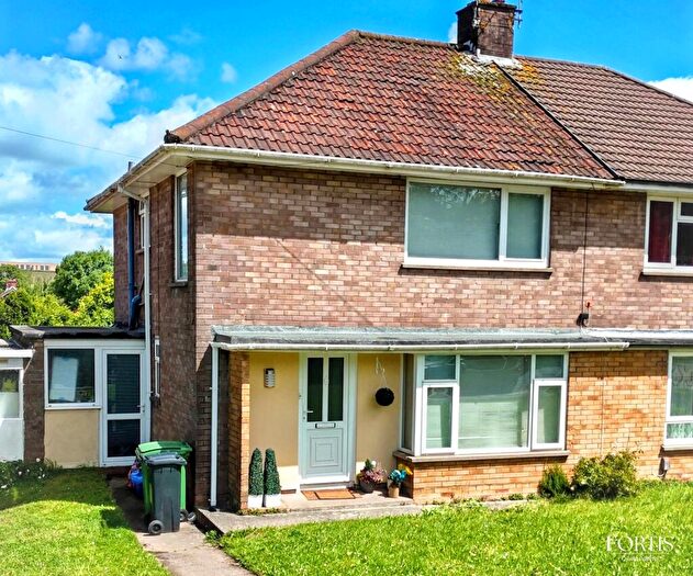 3 Bedroom Semi-Detached House For Sale In Pentrebane Road, Cardiff, CF5