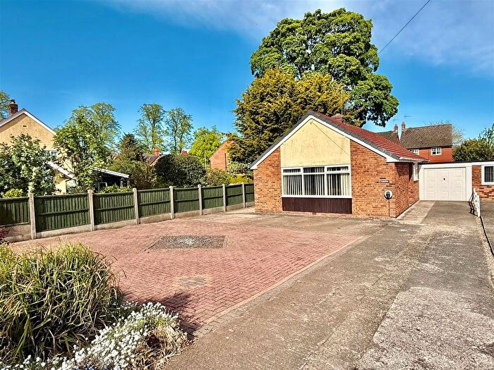 3 Bedroom Detached Bungalow For Sale In Castle Crescent, Chirk, Wrexham, LL14