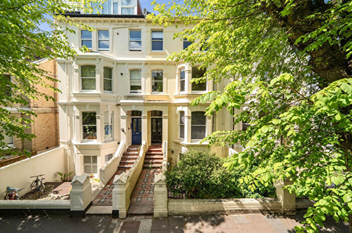 2 Bedroom Apartment For Sale In St. Aubyns, Hove, East Sussex, BN3