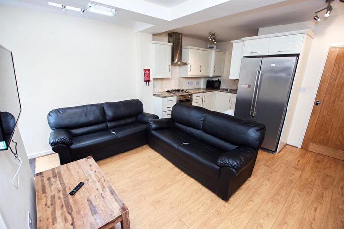 7 Bedroom House To Rent In Heeley Road, Birmingham, B29