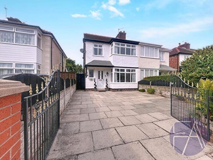 3 Bedroom Semi-Detached House To Rent In Longacre, Southport, PR9