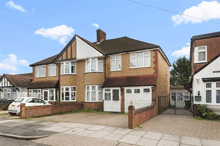 5 Bedroom Semi-Detached House For Sale In Cheyne Avenue, Twickenham, TW2