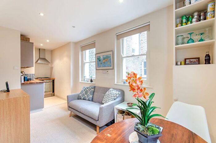 1 Bedroom Flat To Rent In Nevern Square, Earls Court, London, SW5