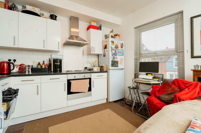 1 Bedroom Flat To Rent In High Road, Leyton, E10