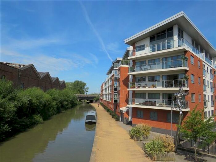2 Bedroom Apartment To Rent In Lonsdale, Wolverton, Milton Keynes, MK12