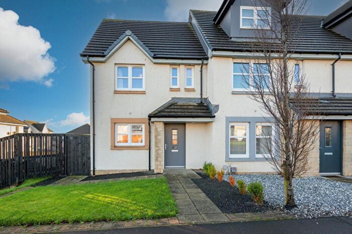 3 Bedroom End Of Terrace House For Sale In Robert Grove, Dunfermline, KY11