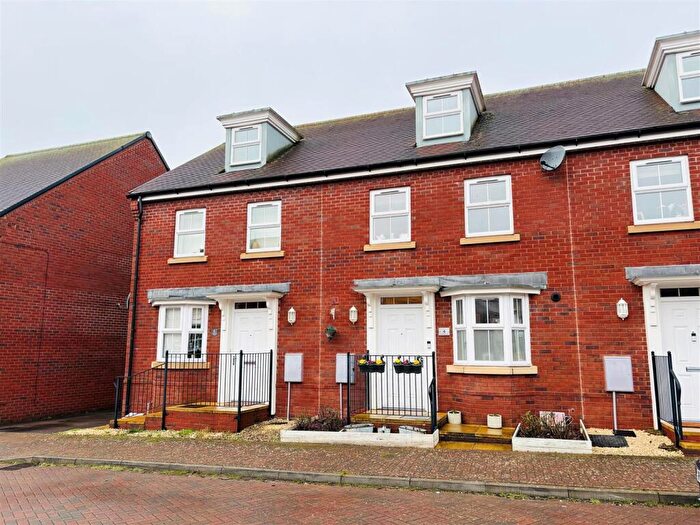 3 Bedroom Terraced House For Sale In Corncockle Close, Melksham, SN12