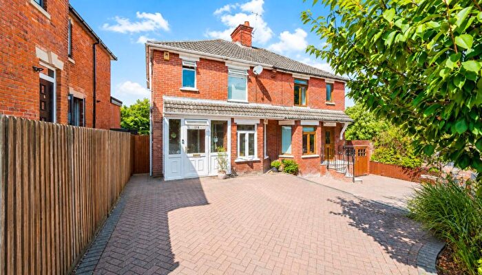 3 Bedroom Semi-Detached House For Sale In Dimond Road, Southampton, SO18