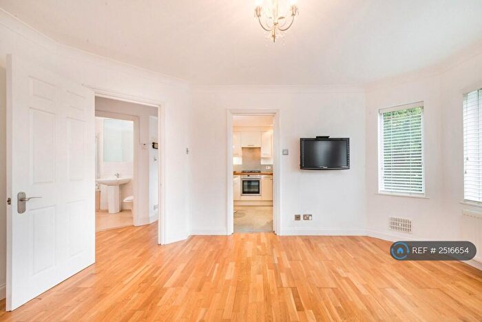 1 Bedroom Flat To Rent In Mulberry Lodge, Enfield, EN2