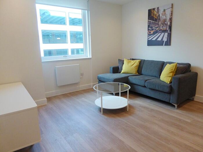 1 Bedroom Apartment To Rent In Kings Reach, - Kings Road, Reading, RG1