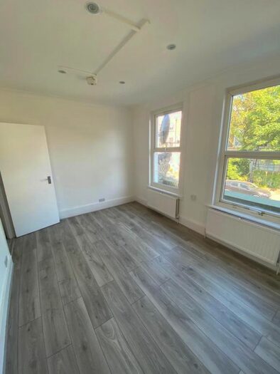 1 Bedroom Property To Rent In Newington Green Road, London, N1