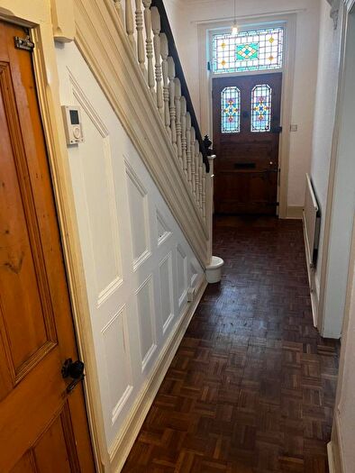 4 Bedroom Semi-Detached House To Rent In North Park Street, Dewsbury, WF13