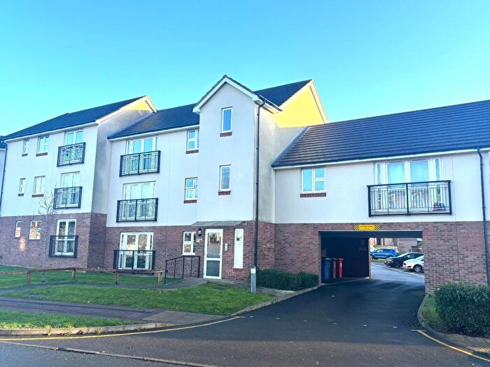 2 Bedroom Flat For Sale In Gray Court, Stevenage, SG1