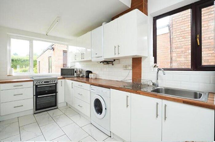 3 Bedroom Detached House To Rent In Seaford Avenue, Wollaton, NG8