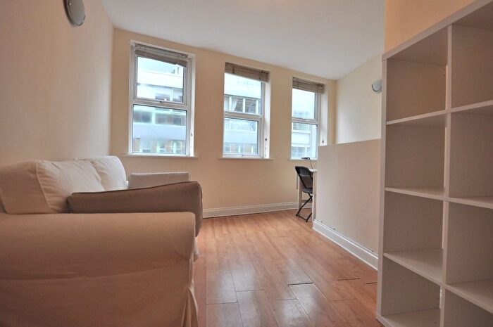 1 Bedroom Flat To Rent In Waterson Street, London, E2