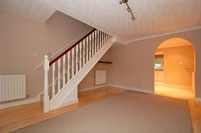 3 Bedroom Semi-Detached House To Rent In Ravencroft, Bicester, OX26