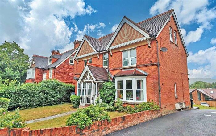 1 Bedroom Flat For Sale In Reigate Road, Reigate, RH2