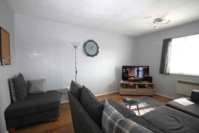1 Bedroom Maisonette To Rent In Rosedale, Houghton Regis, Dunstable, Bedfordshire, LU5