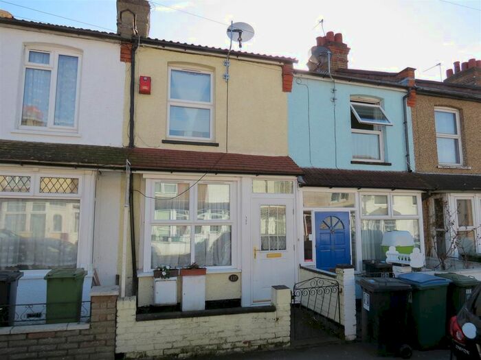 2 Bedroom Terraced House To Rent In Chester Road, Watford WD18