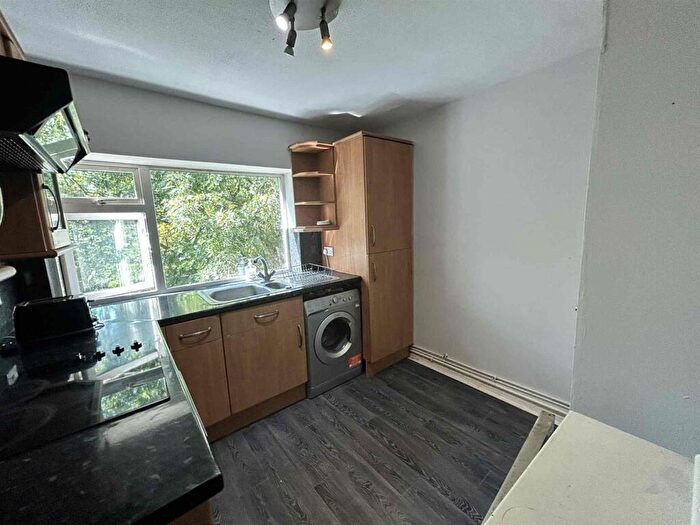 1 Bedroom Flat To Rent In Wakefield Court, Moseley, Birmingham, B13